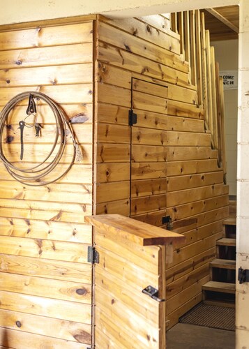 Pet Friendly Vacation Rental at Mini Moo Ranch - only 6 miles to WEC Ocala, Fl