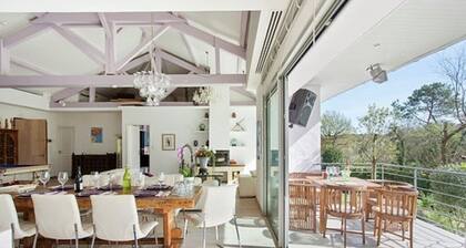 Bright, friendly and modern villa close to Biarritz