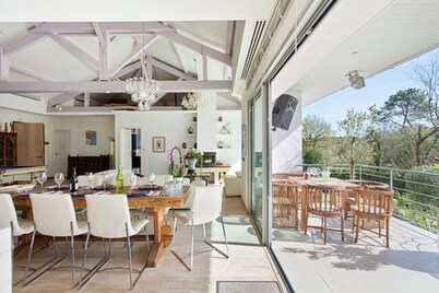 Bright, friendly and modern villa close to Biarritz