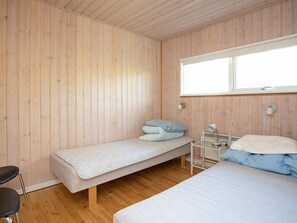 4 bedrooms, cots/infant beds - Tranquil Holiday Home in Gedser With Sauna (Gedser)