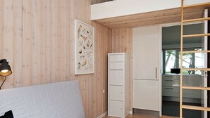 Room - 8 Person Holiday Home in Glesborg (Glesborg)