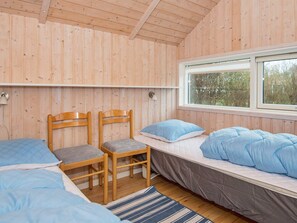 4 Schlafzimmer, Babybetten