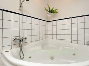 House | Spa treatment