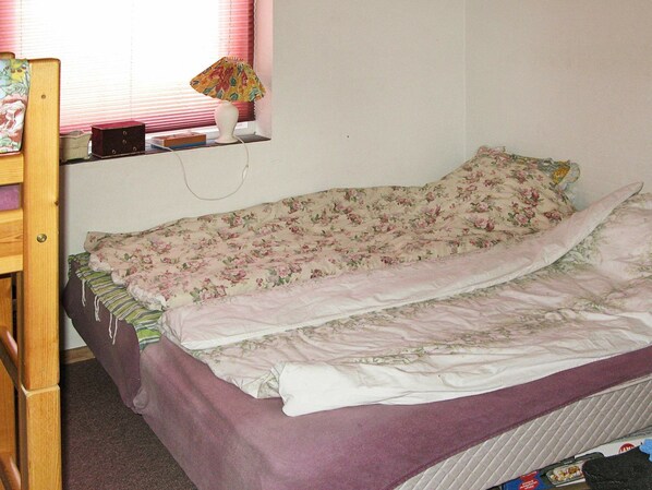 2 Schlafzimmer, Babybetten