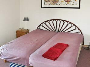 2 Schlafzimmer, Babybetten