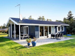 House | Outdoor dining