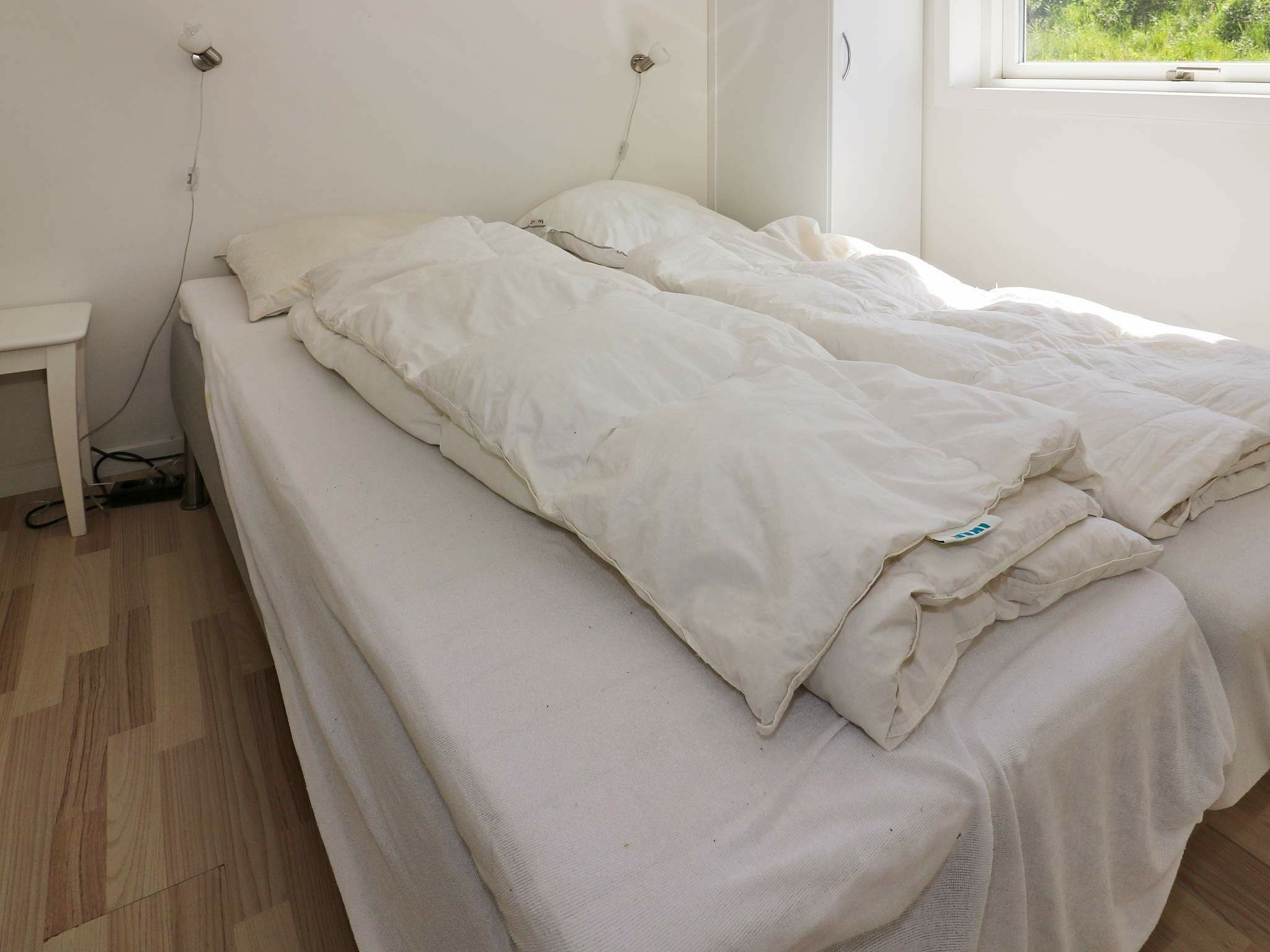 7 bedrooms, cots/infant beds