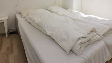 7 bedrooms, cots/infant beds