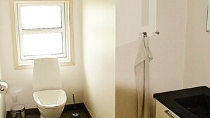 Bathroom - Soothing Holiday Home in Hemmet With Sauna (Hemmet)
