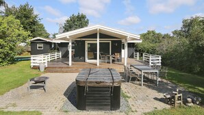 House | Spa treatment - 6 Person Holiday Home in Jaegerspris (Jægerspris)