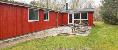 House | Outdoor dining