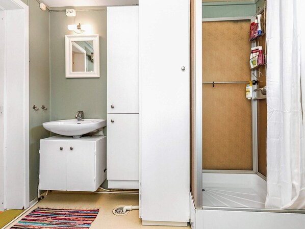 Bathroom - Holiday Home in Inndyr (Gildeskal)