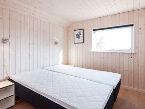 Room - 14 Person Holiday Home in Glesborg (Glesborg)