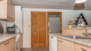 House | Interior - Vibrant Holiday Home in Juelsminde near Sea (Horsens)