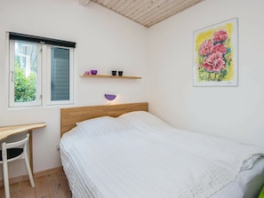3 bedrooms, individually furnished, cribs/infant beds