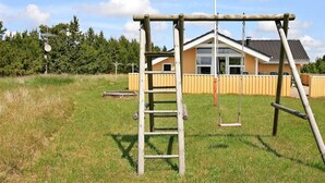 House | Children's area - 8 Person Holiday Home in Blavand (Blavand)