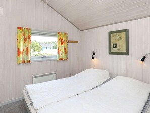 4 bedrooms - 8 Person Holiday Home in Blavand (Blavand)