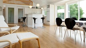 Dining - Comfortable Holiday Home in Hundested with Hot Tub (Hundested)