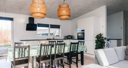 14 Person Holiday Home in Glesborg-by Traum