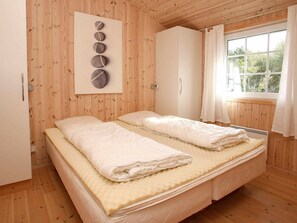 3 bedrooms, individually furnished