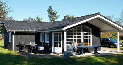 Plush Holiday Home in Sæby near Sea