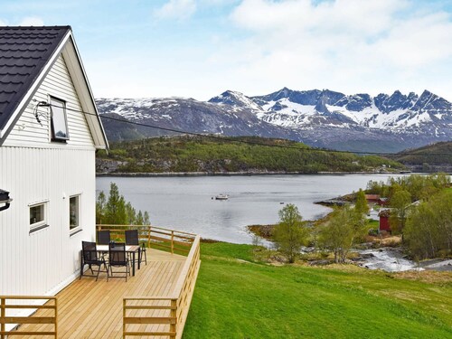 5 Person Holiday Home in Sandhornøy