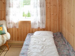 4 makuuhuonetta, yksilöllisesti kalustettu