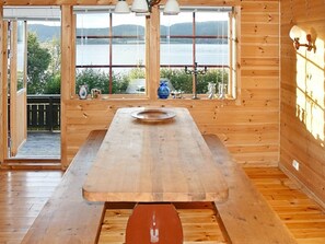 House | Private kitchen | Fridge, microwave, stovetop, dishwasher - 8 Person Holiday Home in Åfjord (Åfjord)