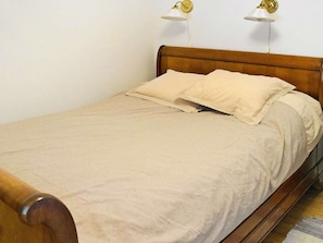 2 bedrooms, individually furnished, bed sheets