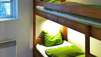2 Schlafzimmer, Babybetten