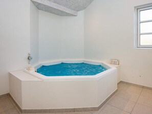 House | Spa treatment