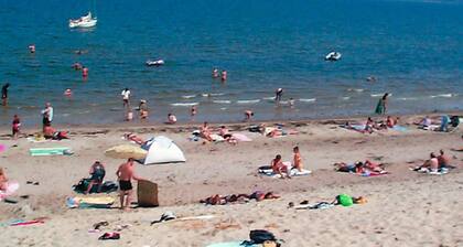 Modern Retreat by Water - By Traum Ferienwohnungen