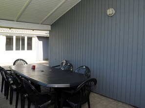 House | Outdoor dining