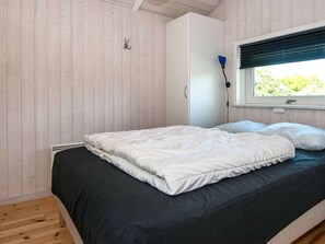 4 bedrooms - Modern Holiday Home in Glesborg with Hot Tub & Sauna (Glesborg)