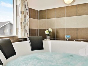 House | Spa treatment
