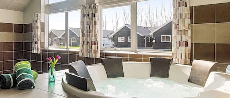 House | Spa treatment