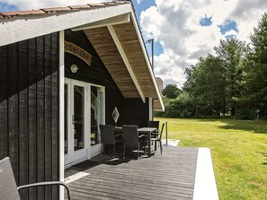 Outdoor dining - 6 Person Holiday Home in Oksbol (Oksbol)