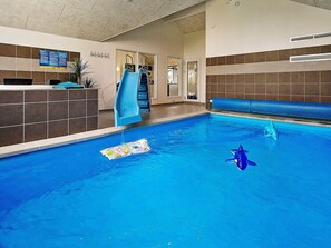 Casa | Piscina | Piscina interna, piscina externa
