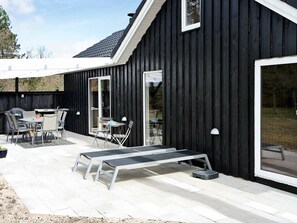 Exterior - Luxurious Holiday Home in Hadsund with Hot Tub (Hadsund)