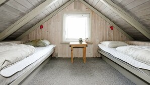 3 bedrooms, cribs/infant beds, individually furnished - Luxurious Holiday Home in Hadsund with Hot Tub (Hadsund)