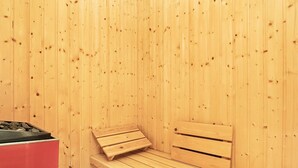 Sauna - Luxurious Holiday Home in Spøttrup with Hot Tub (Spøttrup)