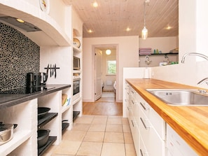 Fridge, microwave, dishwasher, coffee/tea maker