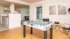 4 bedrooms, cots/infant beds - Luxurious Holiday Home in Spøttrup with Hot Tub (Spøttrup)