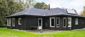 Luxurious Holiday Home in Spøttrup with Hot Tub