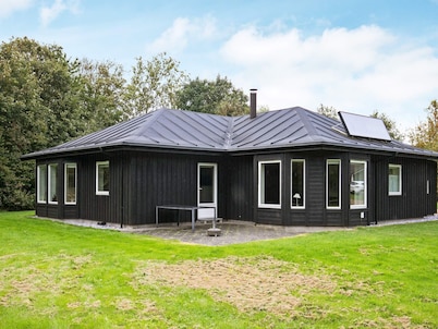 Luxurious Holiday Home in Spøttrup with Hot Tub