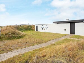 Exterior - Spacious Holiday Home in Pandrup near Sea (Pandrup)