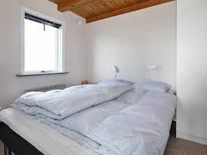 House | 2 bedrooms, cribs/infant beds