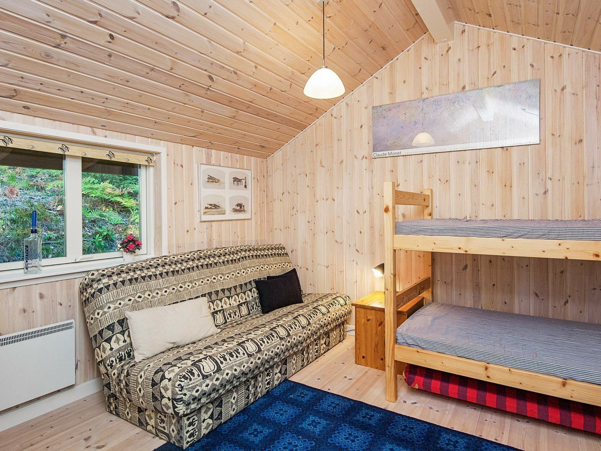 2 bedrooms, cots/infant beds