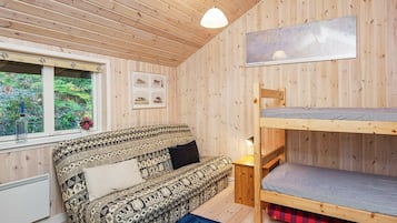 2 bedrooms, cots/infant beds