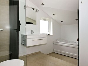 House | Spa treatment - 6 Person Holiday Home in Hadsund-by Traum (Hadsund)